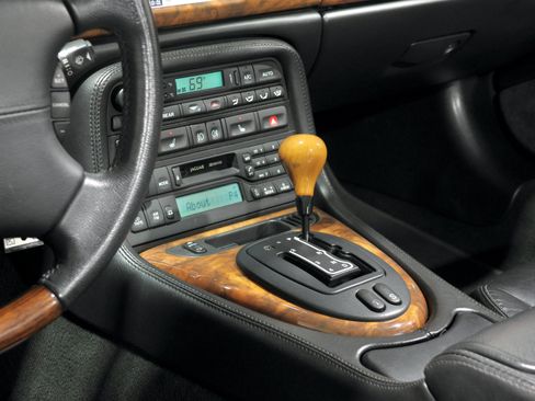 Used 2001 Jaguar XK8 Convertible RWD image 55