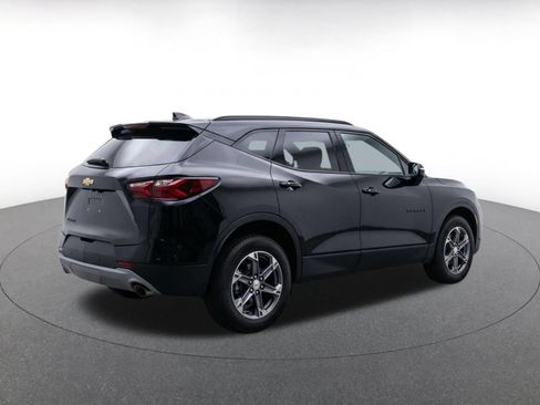 Used 2025 Chevrolet Blazer LT FWD image 9