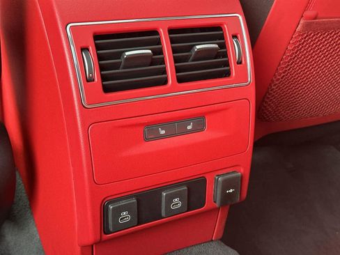 Used 2024 Jaguar F-PACE SVR image 31