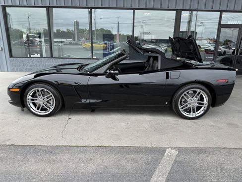 Used 2006 Chevrolet Corvette Convertible w/ 3LT w/ Preferred Equipment Group RWD image 13
