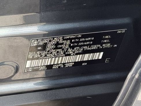 Used 2022 Toyota Venza LE AWD/4WD image 25
