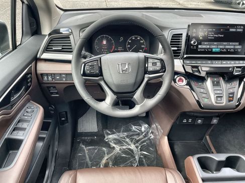 New 2026 Honda Odyssey Touring image 11