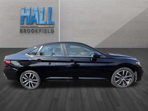 Used 2025 Volkswagen Jetta SE FWD image 6