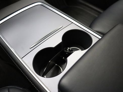 Used 2023 Tesla Model Y Long Range image 37