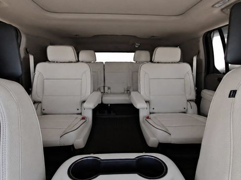 Used 2026 GMC Yukon XL Denali w/ Denali Reserve Package AWD/4WD image 15