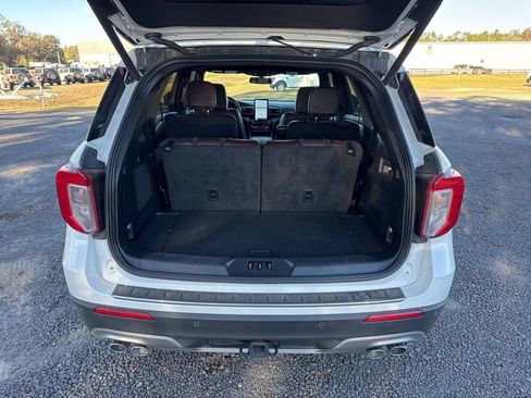 Used 2024 Ford Explorer Platinum w/ Technology Package image 15