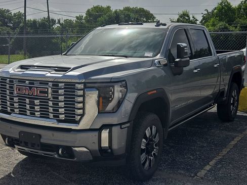 Certified 2024 GMC Sierra 2500 Denali w/ Denali Reserve Package AWD/4WD image 4
