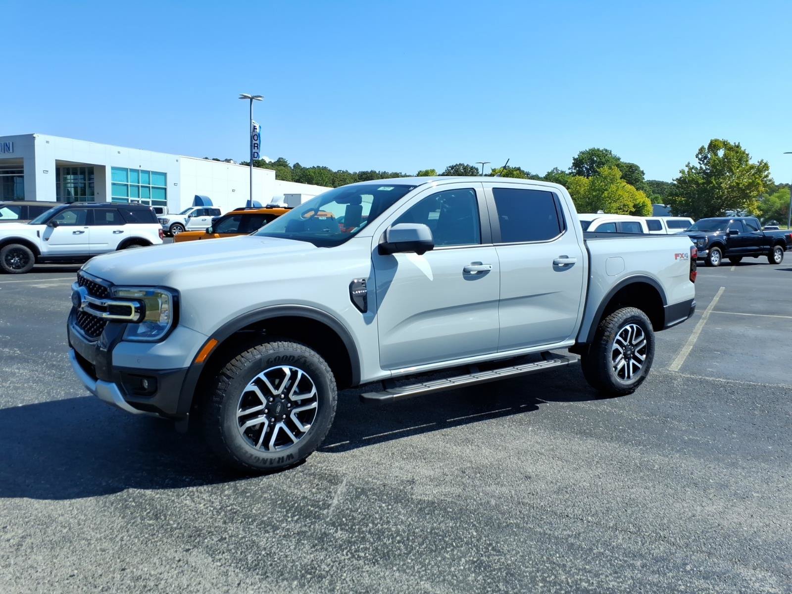 New 2026 Ford Ranger Lariat w/ FX4 Off-Road Package AWD/4WD image 3