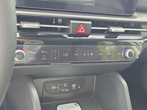 New 2026 Kia Sportage EX image 25