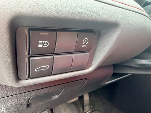 Used 2023 Toyota Highlander XSE FWD image 9