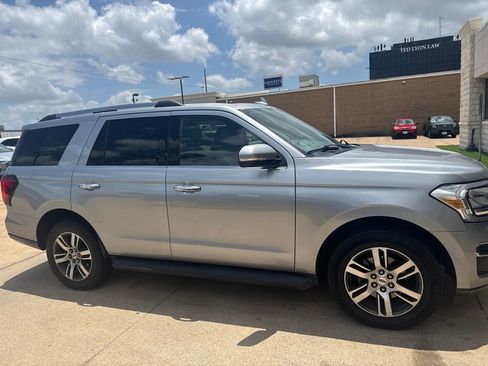 Used 2024 Ford Expedition Limited RWD image 4