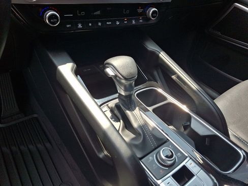Used 2023 Kia Telluride LX AWD/4WD image 13