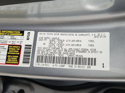 Used 2024 Toyota Tacoma TRD Sport w/ TRD Sport Upgrade Package image 29