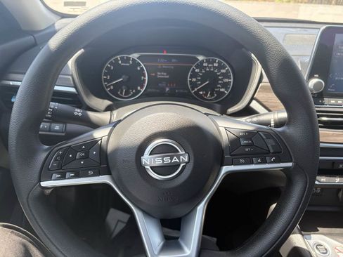 Used 2025 Nissan Altima 2.5 SV FWD image 20