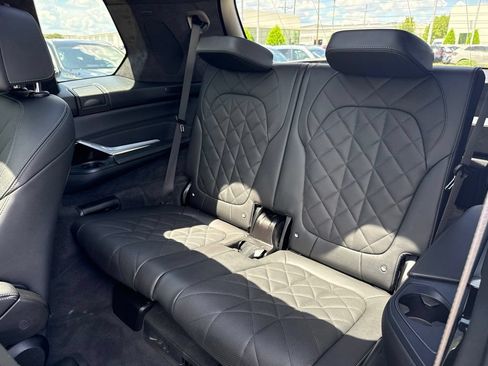 Used 2025 BMW X7 xDrive40i w/ Executive Package AWD/4WD image 31