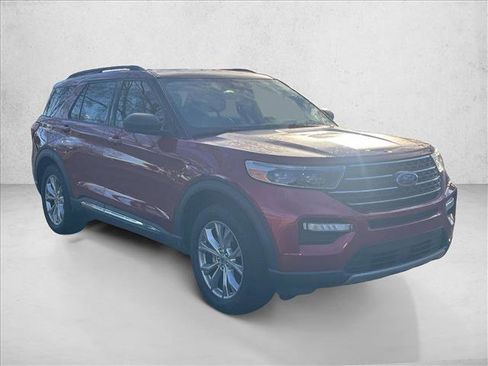 Used 2021 Ford Explorer XLT w/ Equipment Group 202A image 3