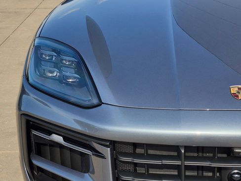 New 2026 Porsche Cayenne E-Hybrid AWD/4WD image 12