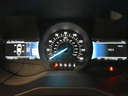 Used 2024 Ford Edge SE image 9