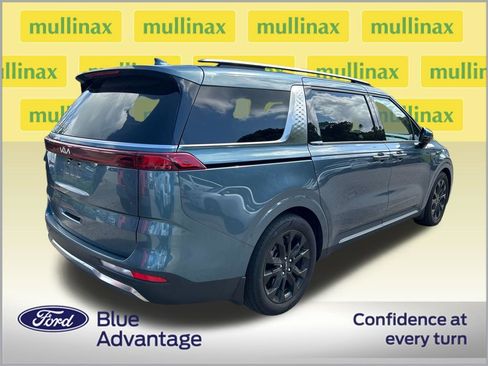 Used 2023 Kia Carnival SX Prestige w/ Paint Protection Package FWD image 2