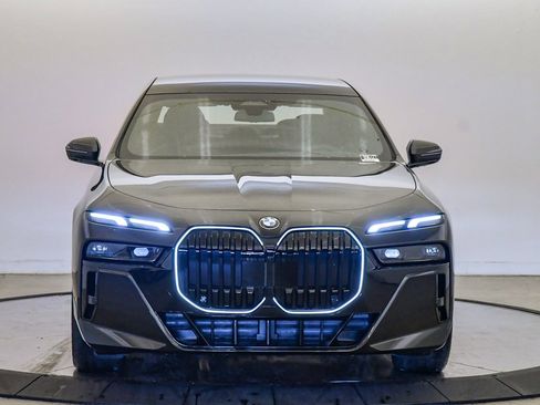 New 2026 BMW 740i w/ Premium Package image 7