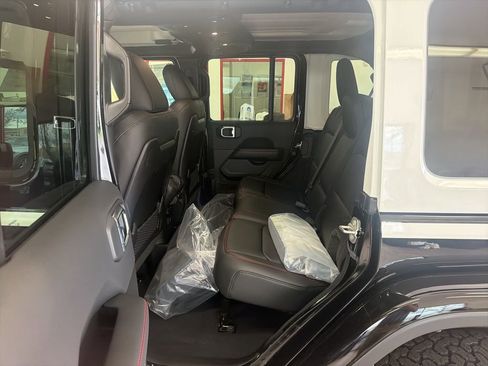 New 2026 Jeep Wrangler Unlimited Rubicon AWD/4WD image 20