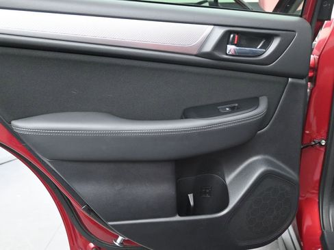 Used 2018 Subaru Outback 2.5i Premium image 16