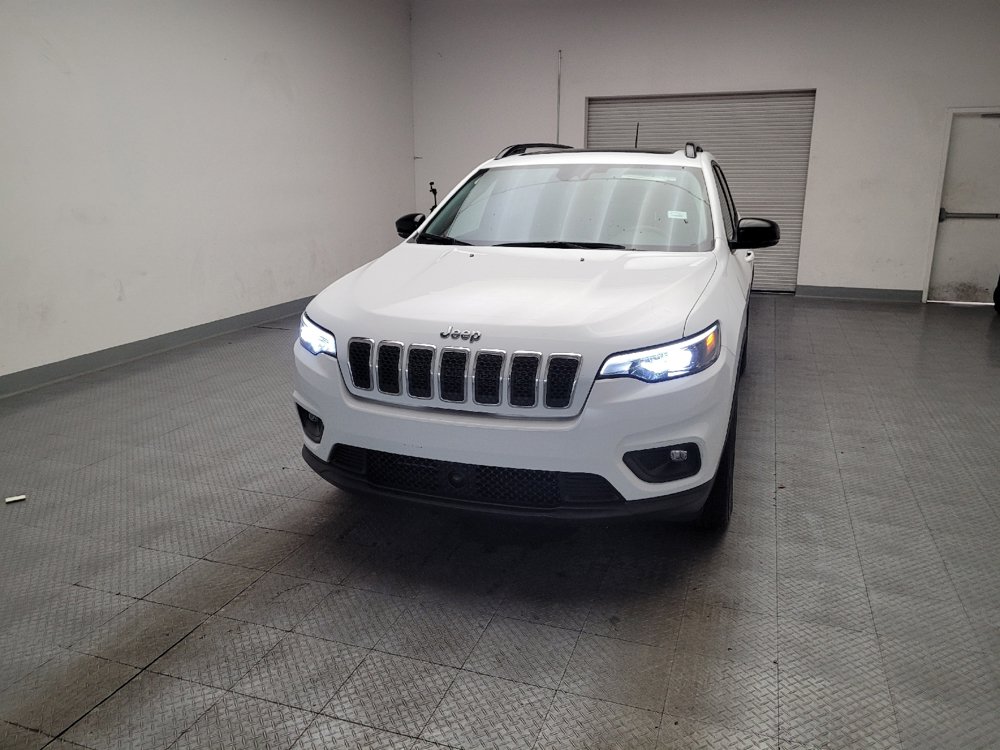 Used 2022 Jeep Cherokee Latitude Lux w/ Sun & Sound Group AWD/4WD image 15