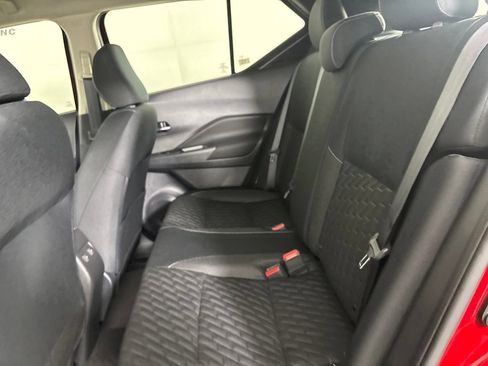 Used 2021 Nissan Kicks SV FWD image 21