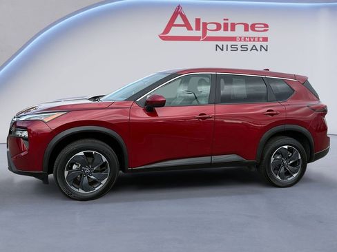 Used 2025 Nissan Rogue SV AWD/4WD image 2