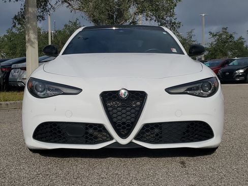 Used 2022 Alfa Romeo Giulia Veloce image 2