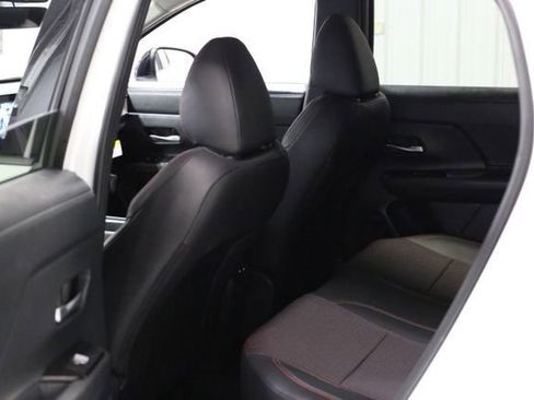 New 2026 Nissan Kicks SR image 18