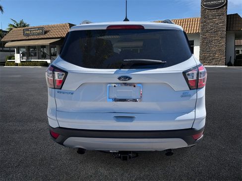 Used 2018 Ford Escape SE w/ Ford Safe & Smart Package image 6