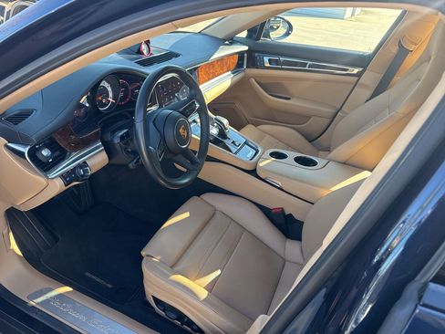 Used 2022 Porsche Panamera Platinum Edition image 9
