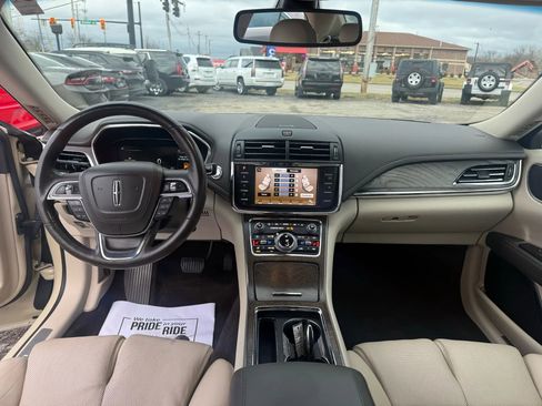 Used 2018 Lincoln Continental Select w/ Continental Climate Package image 15