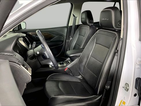 Used 2020 GMC Terrain Denali w/ Denali Premium Package FWD image 8
