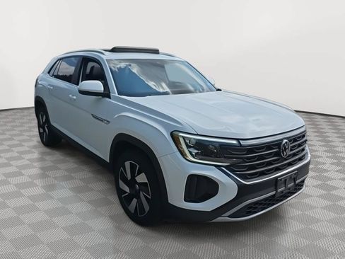 Used 2024 Volkswagen Atlas Cross Sport SE AWD/4WD image 2