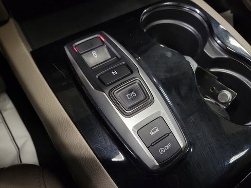 Used 2016 Honda Pilot Touring image 16