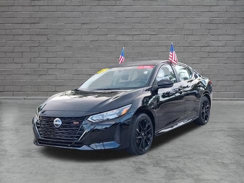 Used 2025 Nissan Sentra SR w/ Midnight Edition FWD image 4