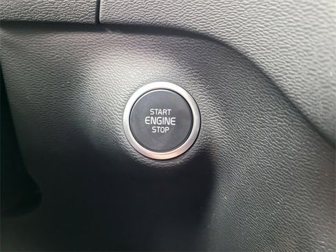 Used 2021 Volvo XC40 T5 Momentum image 20