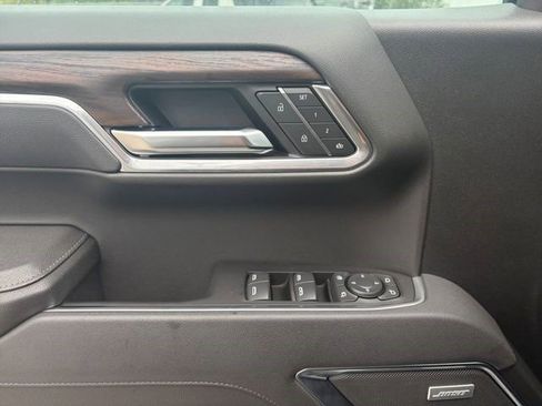Certified 2025 GMC Sierra 1500 SLT AWD/4WD image 4
