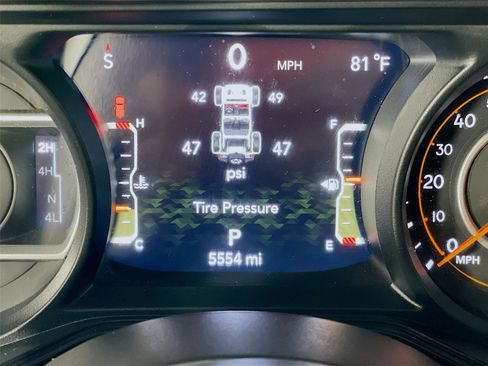 Used 2024 Jeep Wrangler Sport S image 16