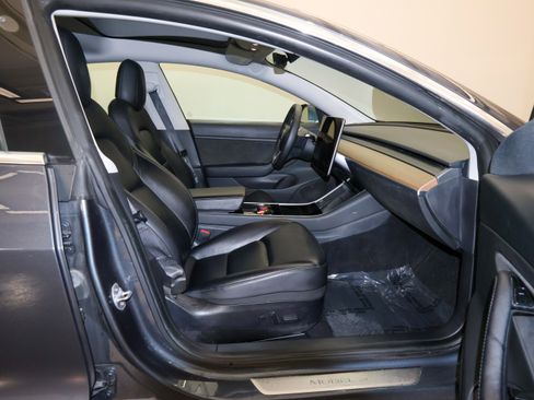 Used 2020 Tesla Model 3 Long Range image 55