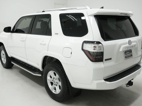 Used 2015 Toyota 4Runner SR5 RWD image 6