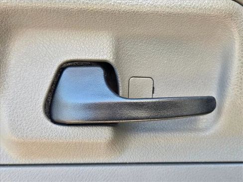 Used 2009 Ford E-150 and Econoline 150 image 10