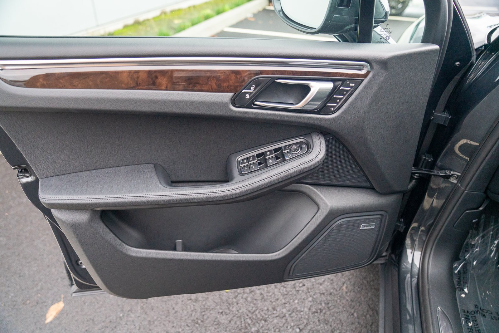 Certified 2026 Porsche Macan AWD/4WD image 10