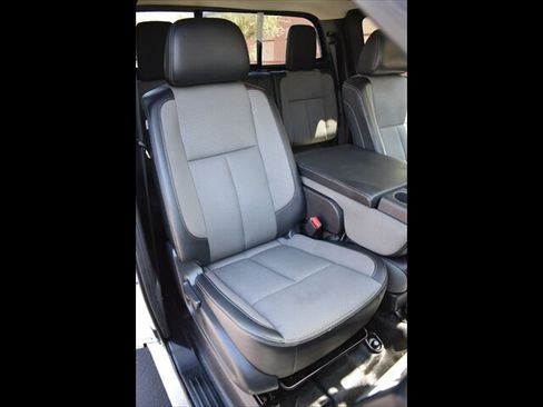 Used 2017 Nissan Titan S AWD/4WD image 27