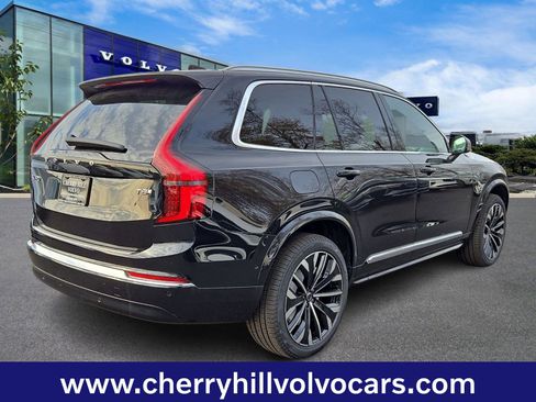 New 2026 Volvo XC90 T8 Plus w/ Protection Package Premier image 5