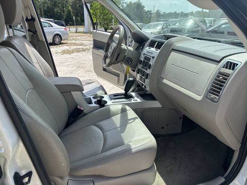 Used 2010 Mercury Mariner 2WD image 15