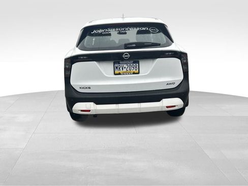Certified 2025 Nissan Kicks S image 4