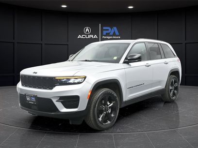 Used 2025 Jeep Grand Cherokee Altitude